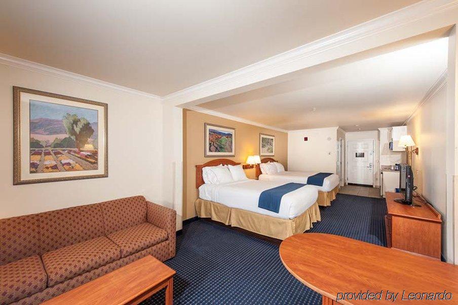 Holiday Inn Express Hotel & Suites - Paso Robles By Ihg Екстер'єр фото